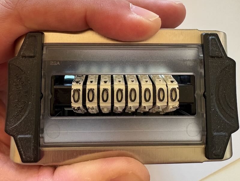 The numbering stamp set to 00000000.